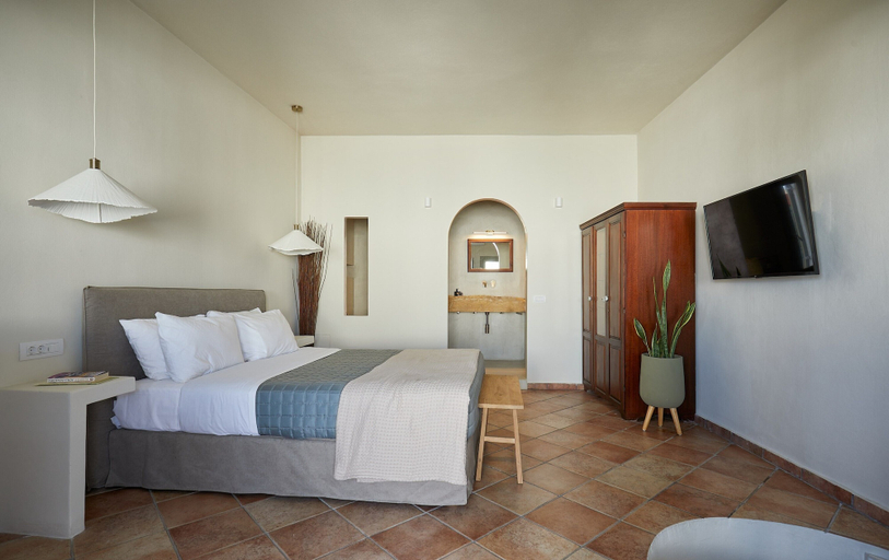 Bedroom 4, Arvanitis Cave Village, South Aegean