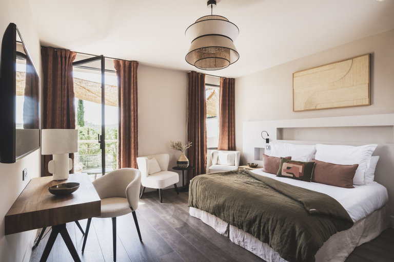Bedroom 3, Les Lodges Sainte-Victoire Hotel & Spa, Bouches-du-Rhône