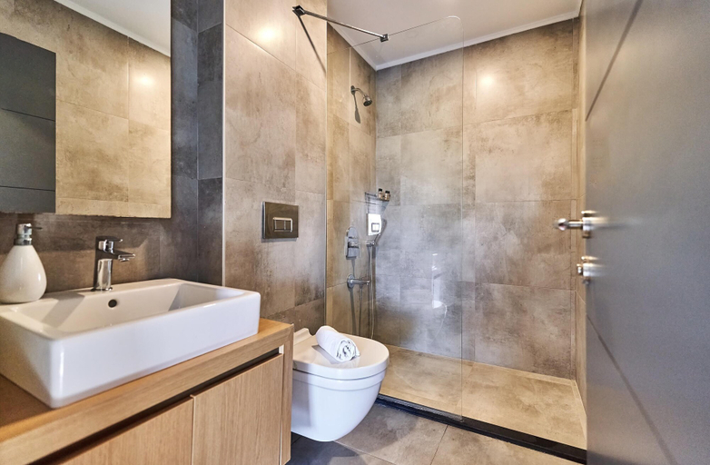 Bathroom 5, Loft 1502, Antalya