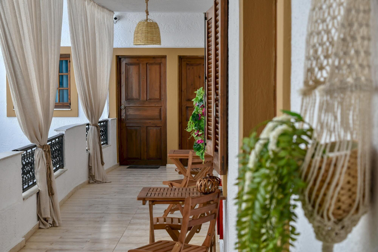 Others 5, Eva Studios 9 in Agia Pelagia, Crete