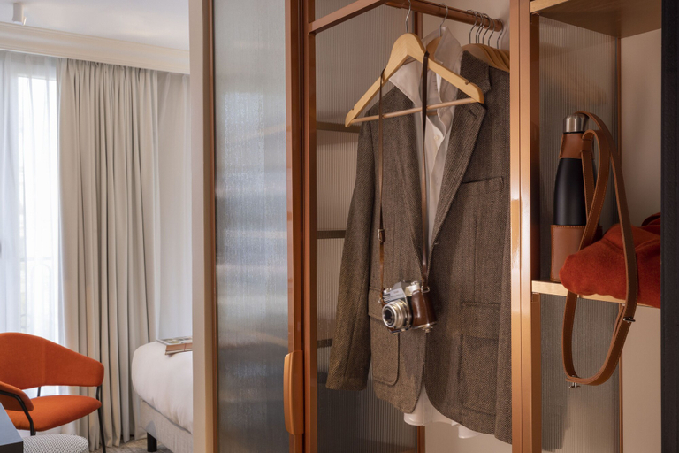 Others 5, Alberte Hotel, Paris