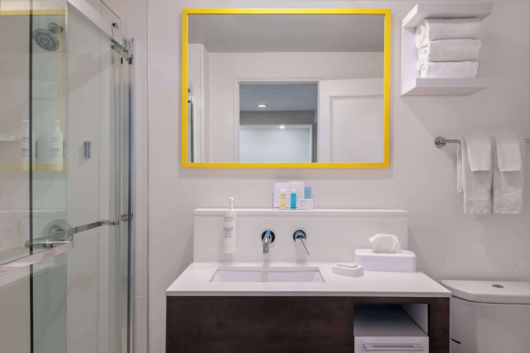 Bathroom 4, Hampton Inn & Suites Stamford, Fairfield