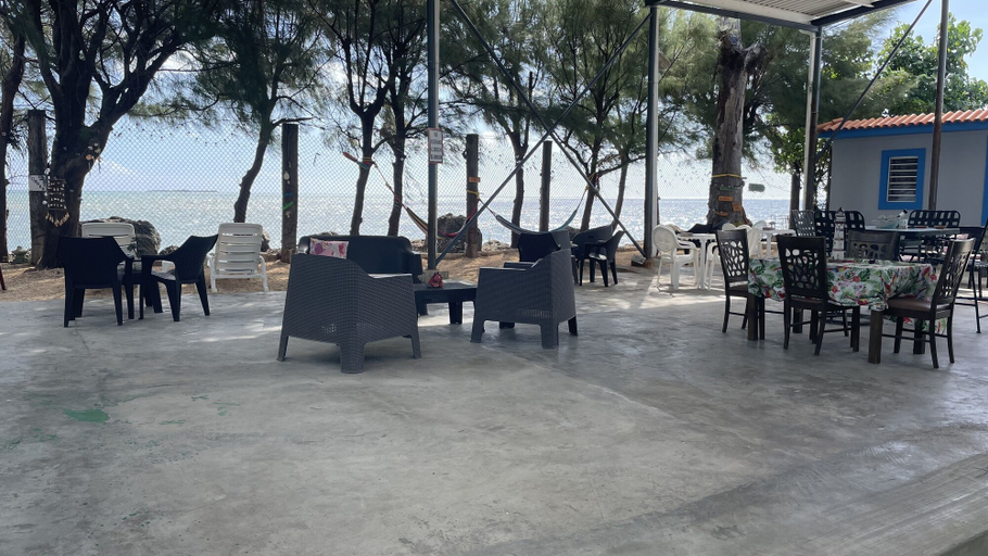 Food & Drinks 4, The Place at the Sea