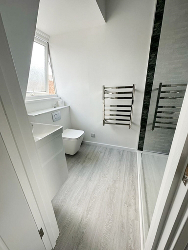 Bathroom 5, Anchorage, Poole