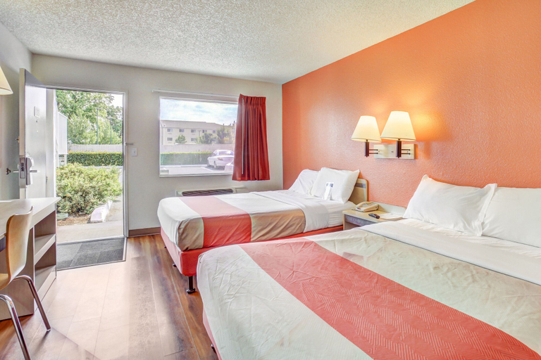 Bedroom 3, Motel 6 Medford, OR - North, Jackson