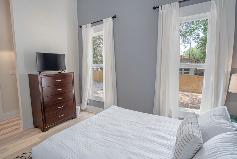Bedroom 3, Incredible New 3br/2ba Near Downtown, Bexar