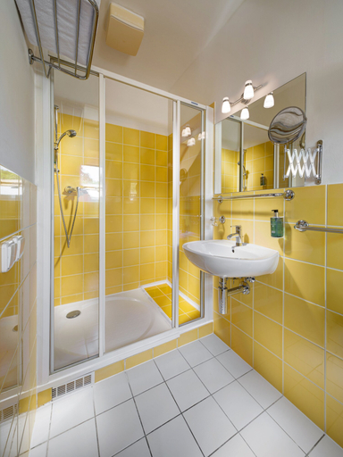 Bathroom 4, Hotel Michael, Praha 4