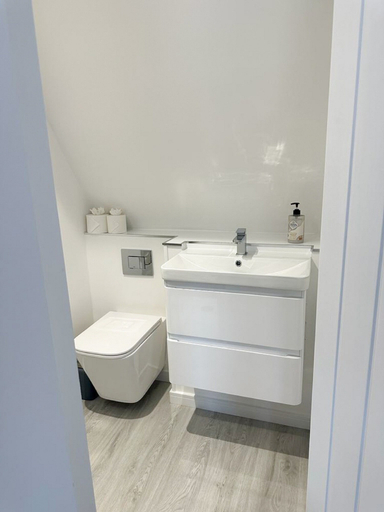 Bathroom 3, Anchorage, Poole