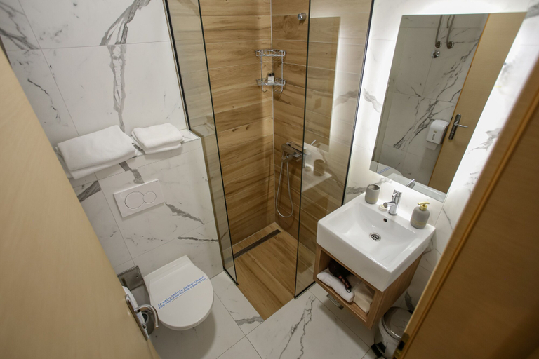 Bathroom 4, Hotel Emen, Herzegovina-Neretva