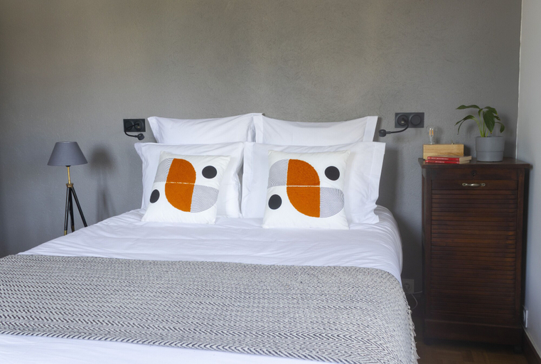 Bedroom 4, Maison et table d'hôtes le Camélia Blanc, Gironde