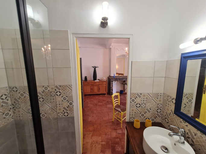 Bathroom 5, Les 2 Droles d'Oiseaux, Aude