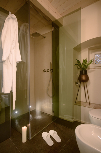 Bathroom 4, Le Malve Cave Retreat, Matera