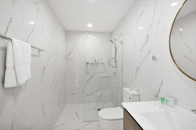 Bathroom 4, Lake View Suites Jindabyne, Snowy River