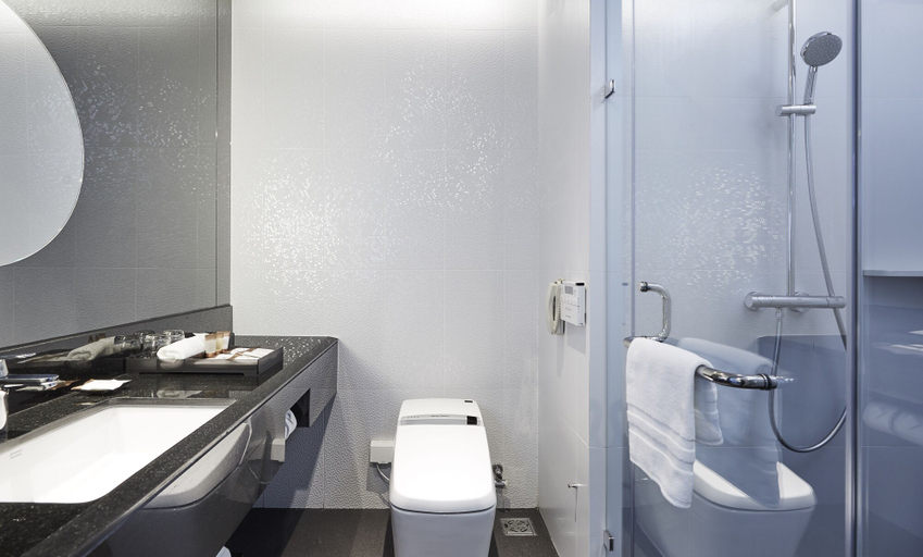 Bathroom 5, Grande Centre Point Pattaya, Pattaya