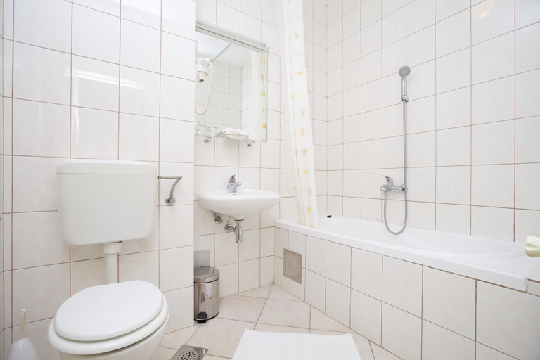 Bathroom 4, Villa Daniela, Bol