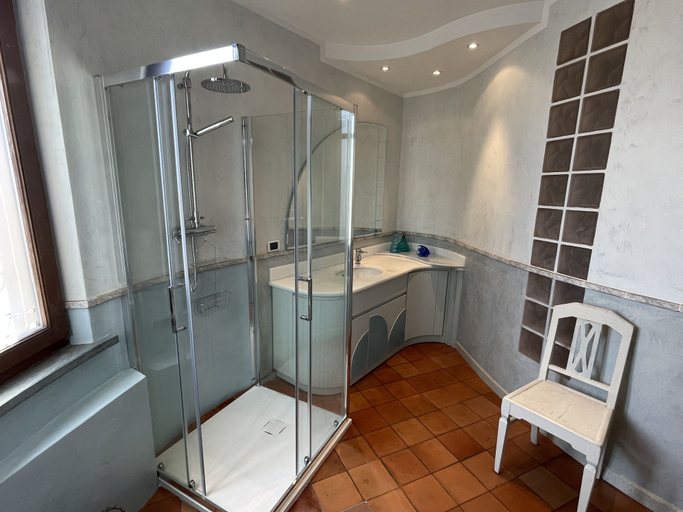 Bathroom 4, Villa Soprana, Livorno