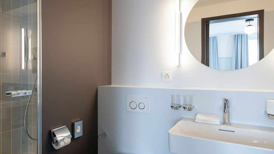 Bathroom 5, Hotel Schützen, Rheinfelden