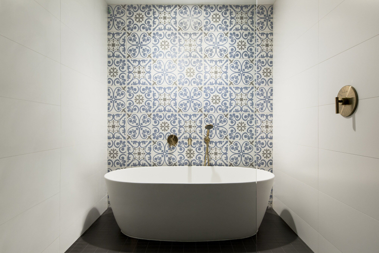 Bathroom 5, Kimpton GRAY HOTEL by IHG, Cook