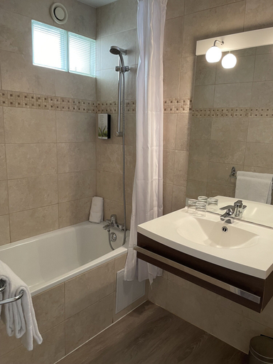 Bathroom 4, Hôtel Médieval, Vaucluse