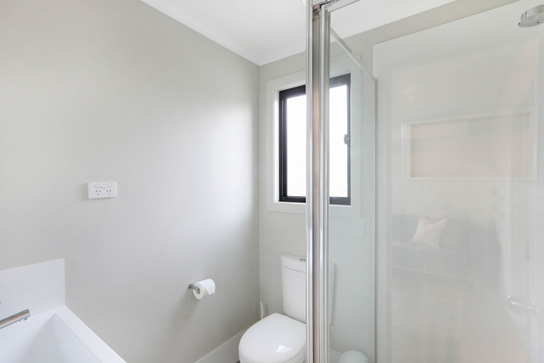 Bathroom 3, Reflections Forster Beach - Holiday Park, Great Lakes