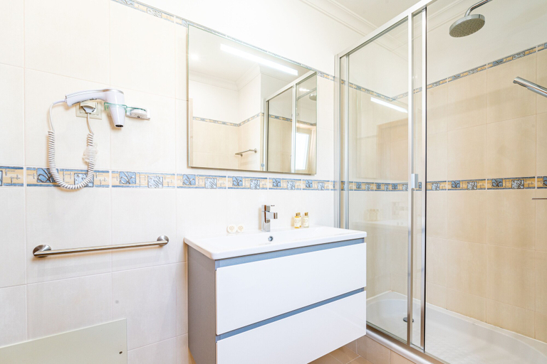 Bathroom 4, Villa Ribeiro by HelloVacations, Albufeira