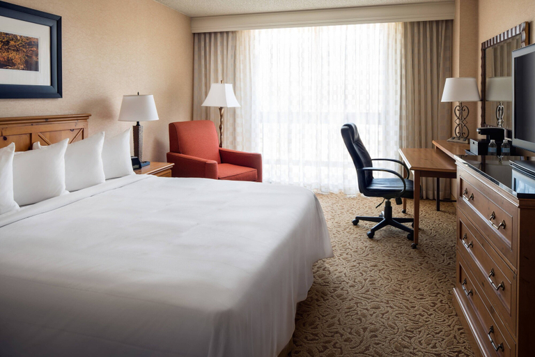 Bedroom 3, Denver Marriott West, Jefferson