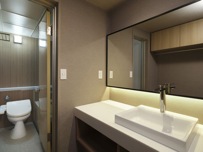 Bathroom 5, Irago Ocean Resort, Tahara