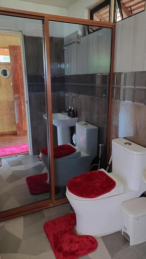 Bathroom 3, La Tranquilidad Beach Resort, El Nido