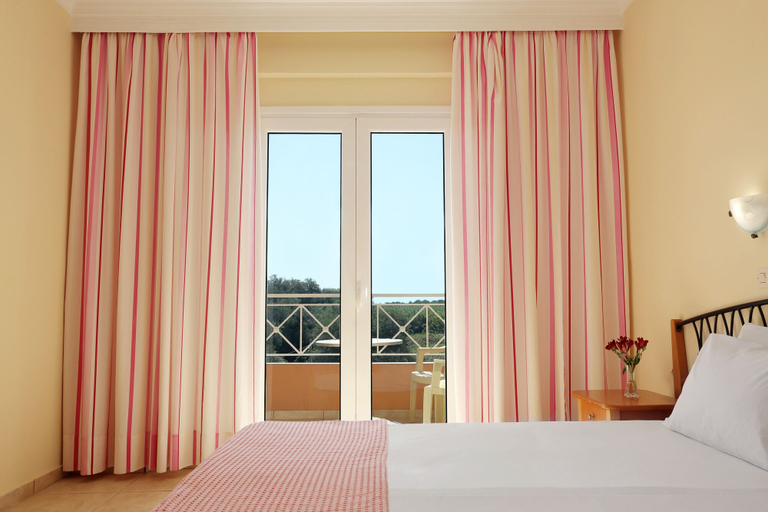 Bedroom 4, Kavos Plaza Hotel, Ionian Islands