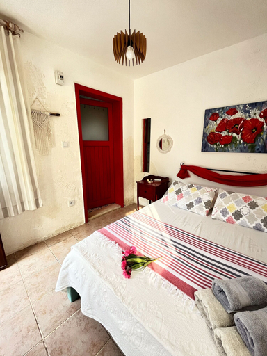 Bedroom 5, Tenedos Tatil Odaları, Bozcaada