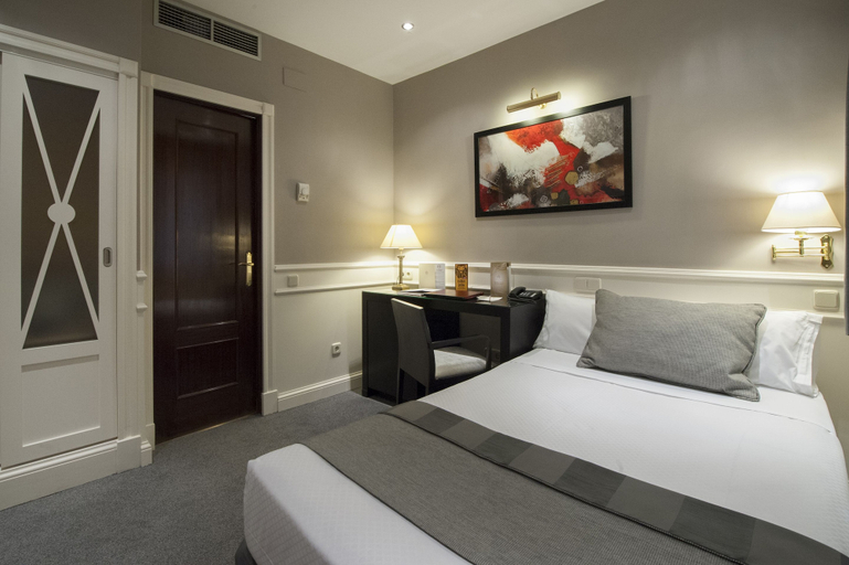Bedroom 3, Hotel Emperador, Madrid