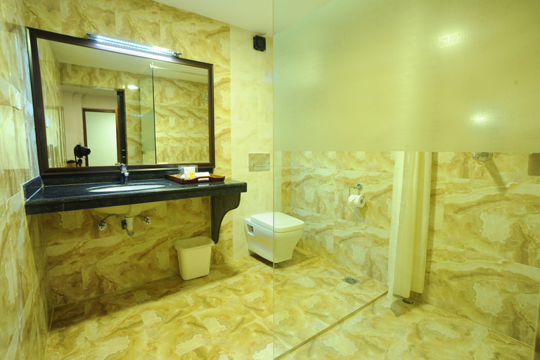 Bathroom 5, Vannasut Hotel and Spa, Bagmati