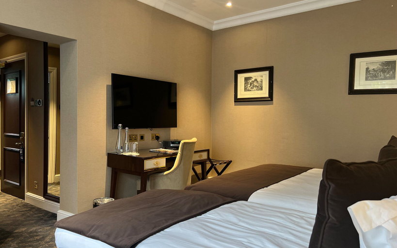Bedroom 2, Warren House, London