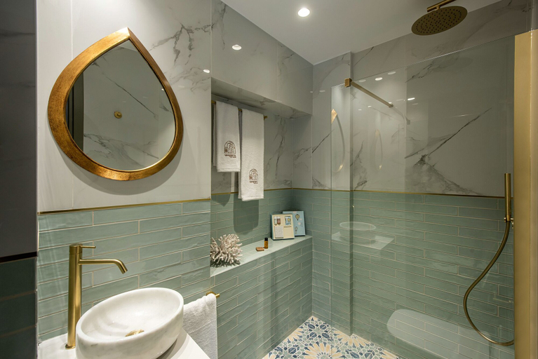 Bathroom 3, Vespera City Hotel, Crete