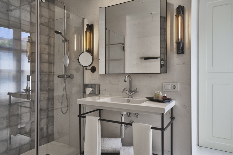 Bathroom 5, Hotel Vincci Molviedro Suites Apartments, Sevilla