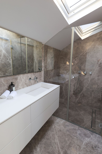 Bathroom 4, Luxurious Coastal Villa w Pool & Garden