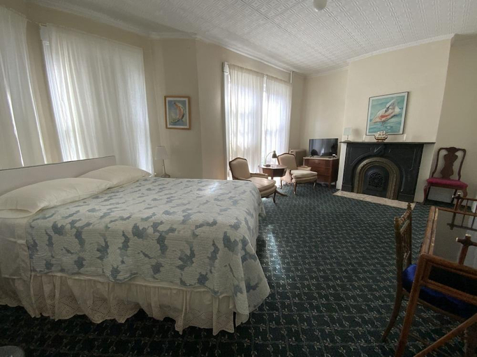 Others 5, Fort Pl B&B, New York
