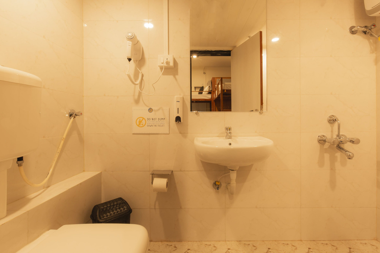 Bathroom 4, Locomo Hostel OG - Stay Work Eat, Mumbai Suburban