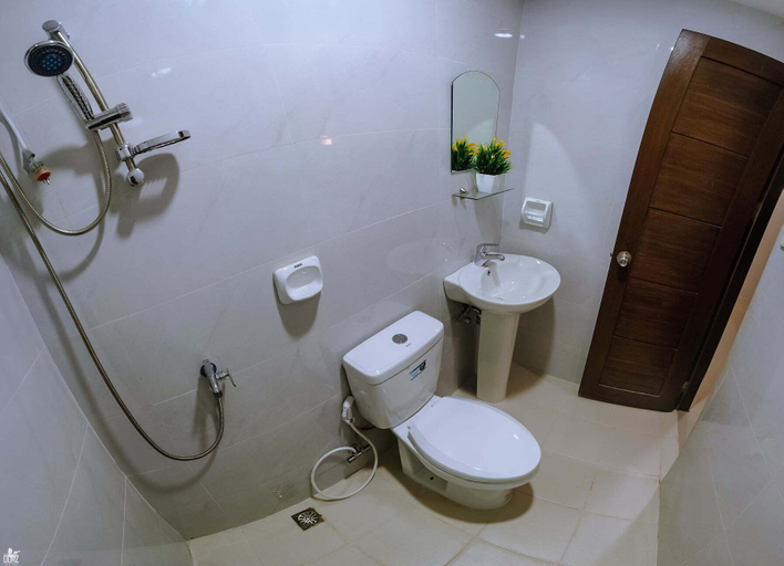 Bathroom 3, DIANNA'S INN, Coron