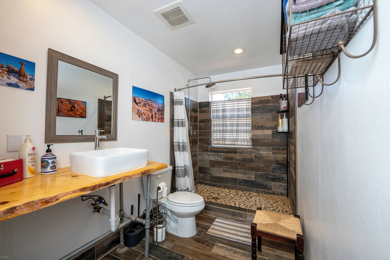 Bathroom 4, BaseCamp 37, Kane