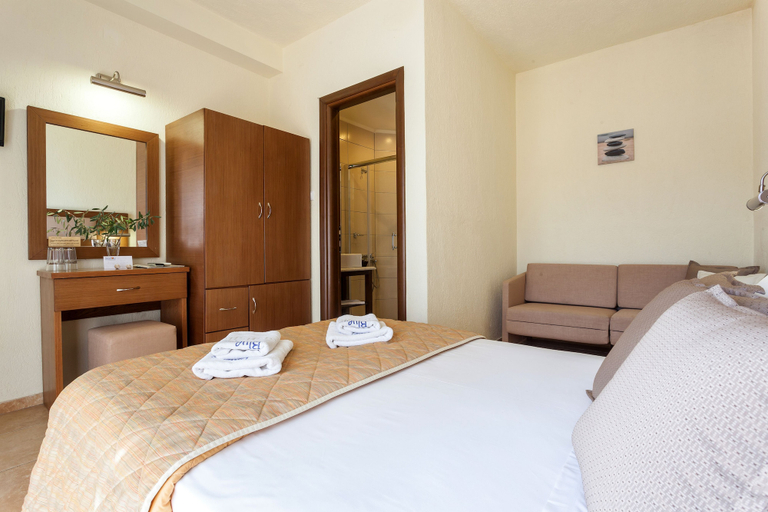 Bedroom 5, Blue Green Bay, Thessaly
