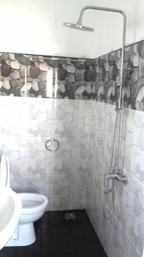 Bathroom 4, Araliya White House, Negombo