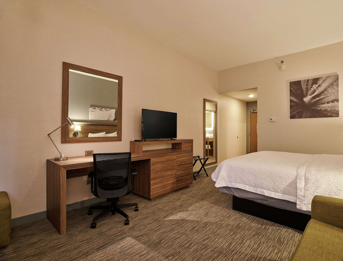 Bedroom 3, Hampton Inn by Hilton Ciudad Juárez, Juárez