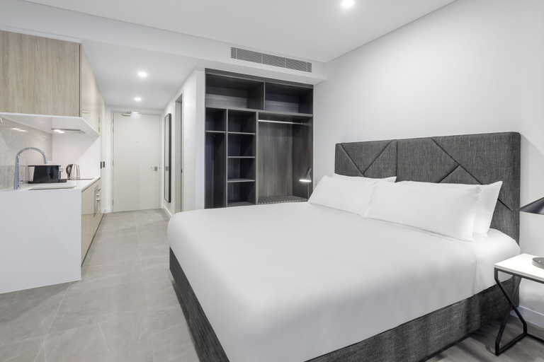 Bedroom 4, Meriton Suites Melbourne, Melbourne