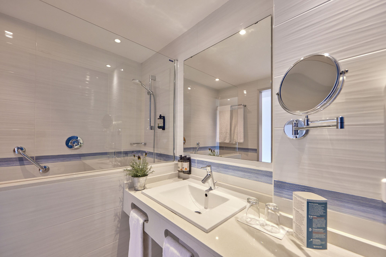 Bathroom 5, Universal Hotel Lido Park & Spa, Baleares