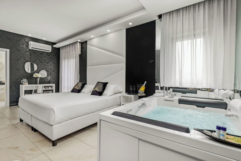 Bedroom 2, Reggia Suite Spa Hotel, Caserta