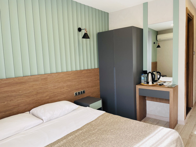 Bedroom 3, Keles Hotel, Merkez