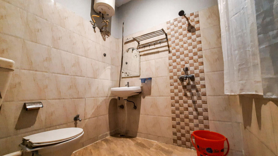 Bathroom 5, Hotel Rajyashree Palace, Varanasi