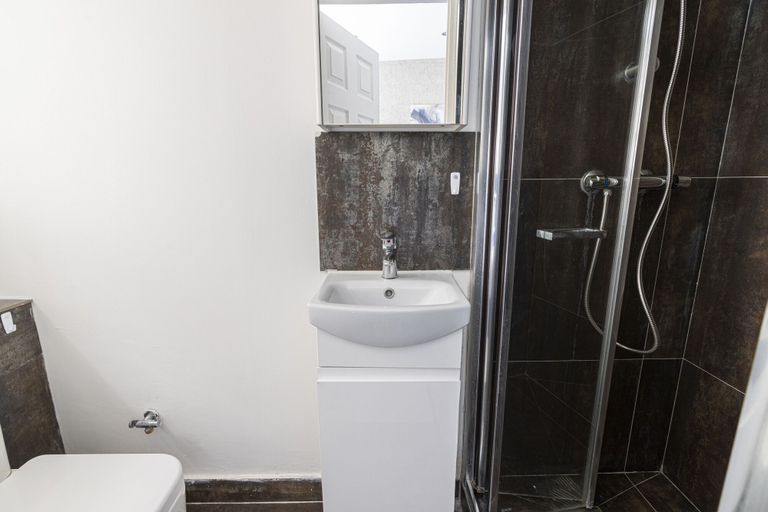 Bathroom 4, Marble Arch Apartments, London