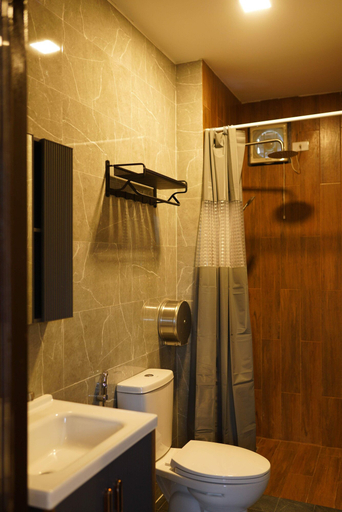 Bathroom 4, Mad Monkey Vang Vieng, Vangvieng